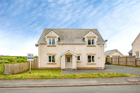 4 bed property, in Seren Chwech, £290,000