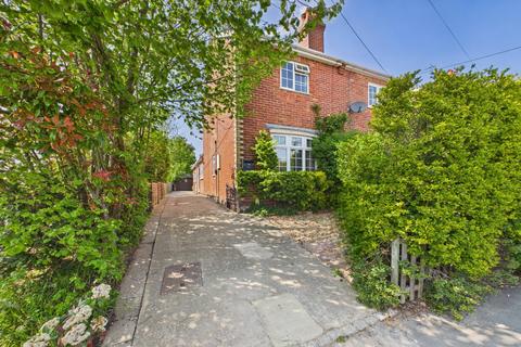 2 bed property, in Branksome Hill Road, £425,000