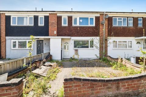 2 bed property, in Neave Crescent, £300,000