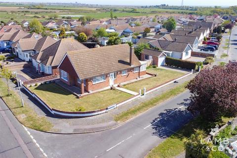 3 bed property, in Briarwood Avenue, £375,000
