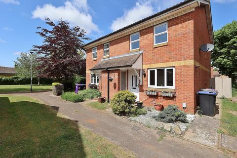 3 bed property, in Rye Gardens, £325,000