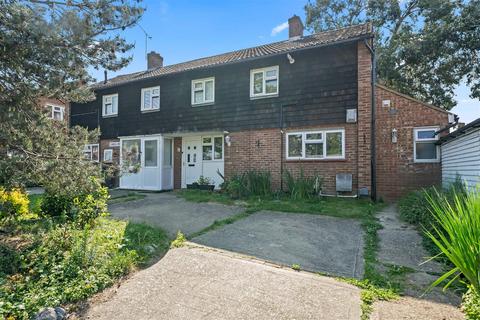 6 bed property, in Cabell Road, £495,000
