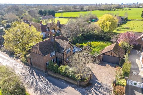 3 bed property, in Playhatch, £950,000