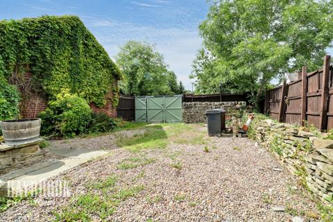 2 bed property, in Cowley Manor Cottage, £325,000