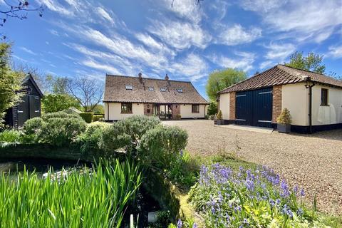 4 bed property, in Hardwick Road, £725,000