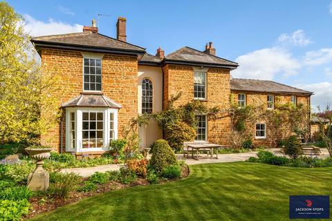 5 bed property, in West Street, £1,350,000