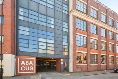 1 bed property, in Bradford Street, £100,000
