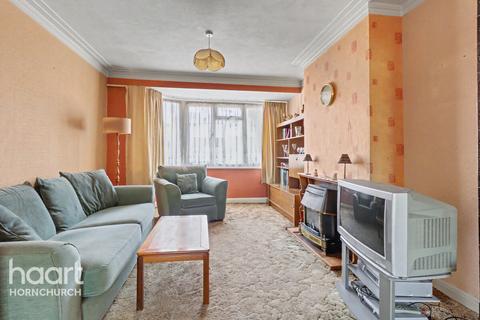 3 bed property, in Albany Road, £525,000