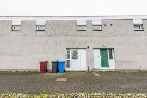 2 bed property, in Aberdour Place, £120,000