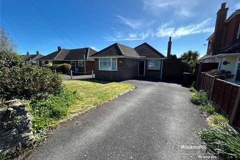 2 bed property, in Mudeford Lane, £425,000