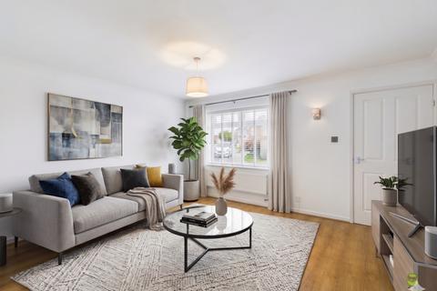 3 bed property, in 19 Trivett Close, £400,000
