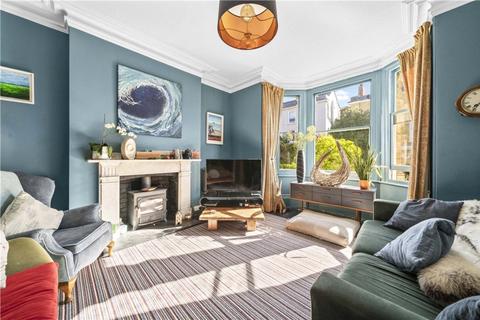 4 bed property, in Devon Terrace, £725,000