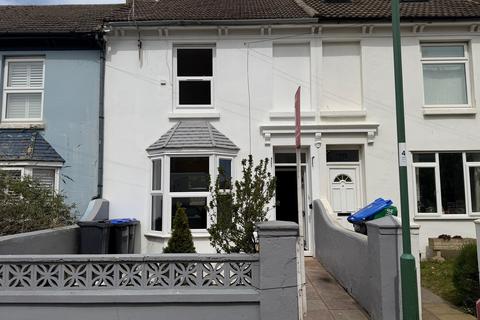 3 bed property, in Whiterock Place, £360,000