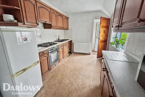 3 bed property, in Pentre CF41 7, £125,000