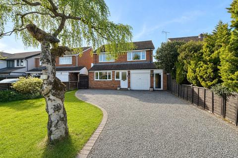 3 bed property, in Earlswood Common, £525,000