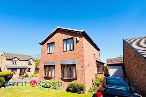 3 bed property, in Tudor Grange, £249,950