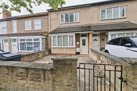 3 bed property, in Aubrey Road, £250,000