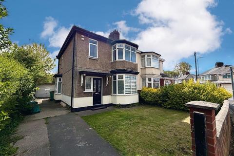 3 bed property, in Highfield Crescent, £210,000
