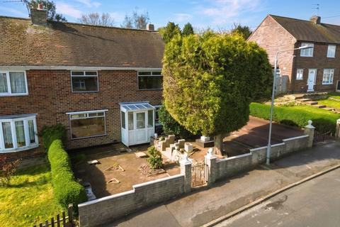 3 bed property, in Myrtle Road, £240,000