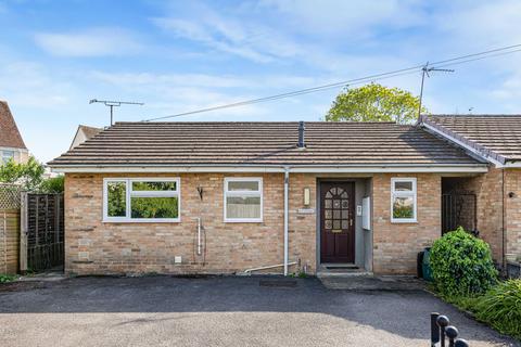 2 bed property, in New Barn Lane, £290,000