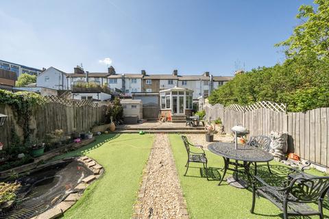 4 bed property, in Lytton Road, £1,000,000