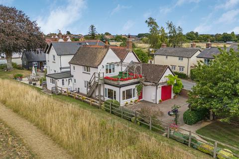 3 bed property, in Bridgeway, £695,000