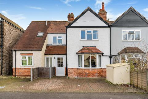 4 bed property, in Dene Road, £450,000