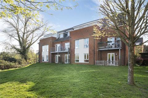 2 bed property, in Egrove Close, £325,000