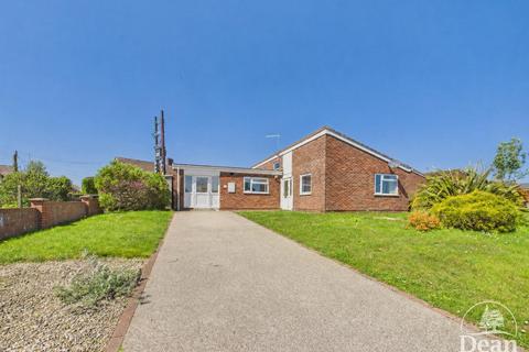 3 bed property, in Forsdene Walk, £330,000