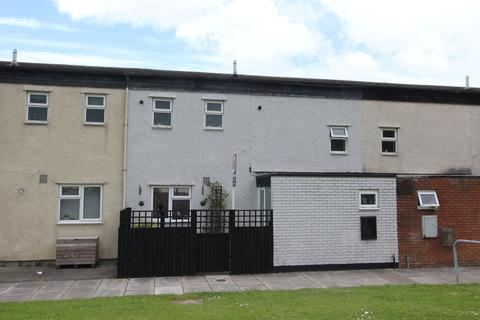 2 bed property, in Flemingston Road, £150,000
