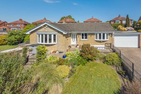 3 bed property, in Robin Hill, £499,950