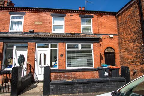 3 bed property, in Church Street, £107,000
