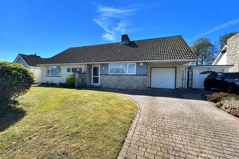 3 bed property, in Greenways, £675,000