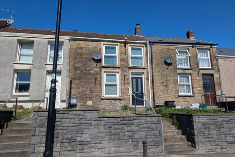 2 bed property, in Wern Road, £120,000