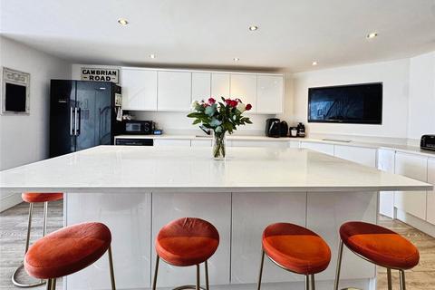 4 bed property, in Cambrian Road, £575,000