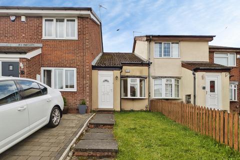 1 bed property, in Dykes Way, £55,000