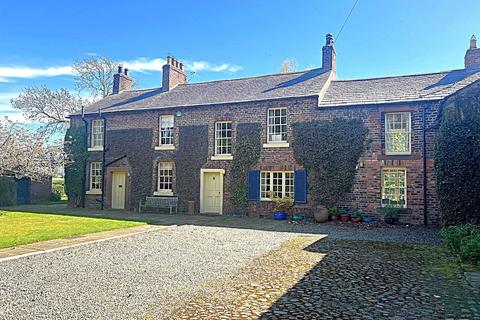4 bed property, in Linstock, £675,000