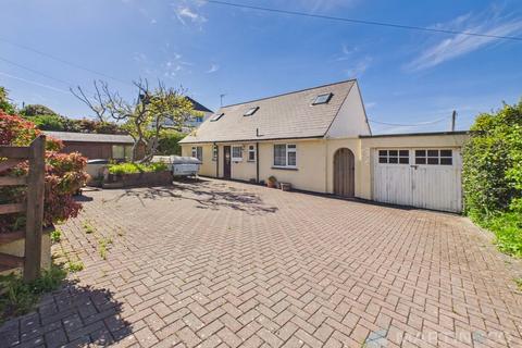 4 bed property, in Daniell Road, £535,000