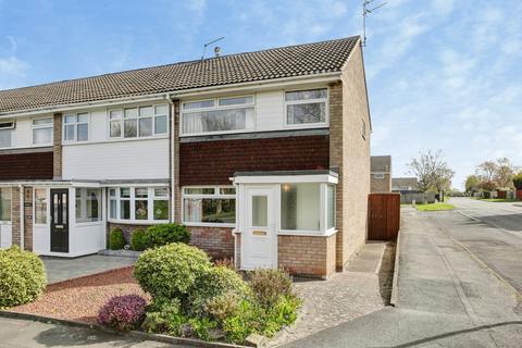 3 bed property, in Brunton Walk, £180,000