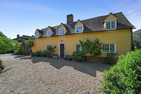 4 bed property, in Honey Tye, £800,000