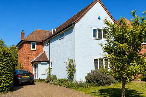 3 bed property, in Mill Lane, £525,000
