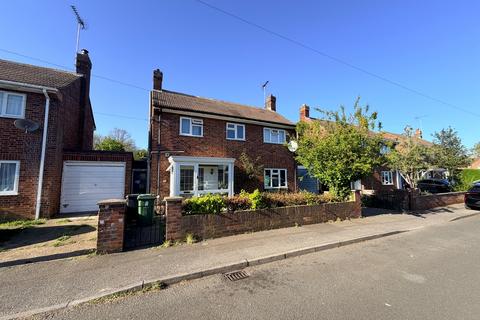 3 bed property, in Gildenburgh Avenue, £240,000