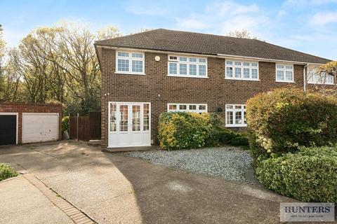 3 bed property, in Dashwood Close, £550,000