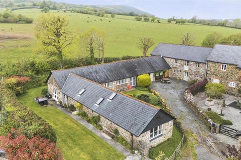 3 bed property, in North Hill, £450,000