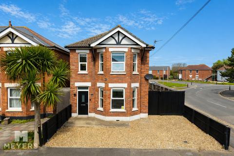 2 bed property, in Castlemain Avenue, £475,000