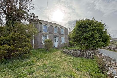 3 bed property, in Nasareth, £275,000
