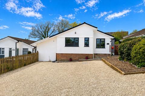 4 bed property, in Moorfield Road, £375,000