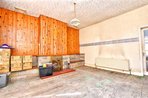 3 bed property, in Market Street, £150,000