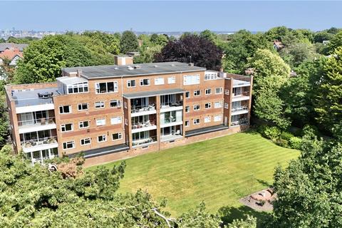 2 bed property, in Waterford Road, £300,000