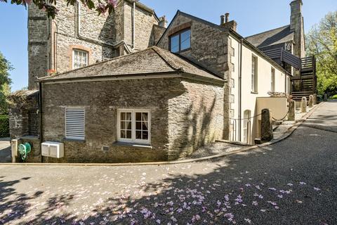 1 bed property, in Mylor, £340,000